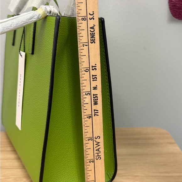 Marc Jacobs Green Pebbled Leather Tote Bag NWT
Easter Bag - Picture 10 of 15